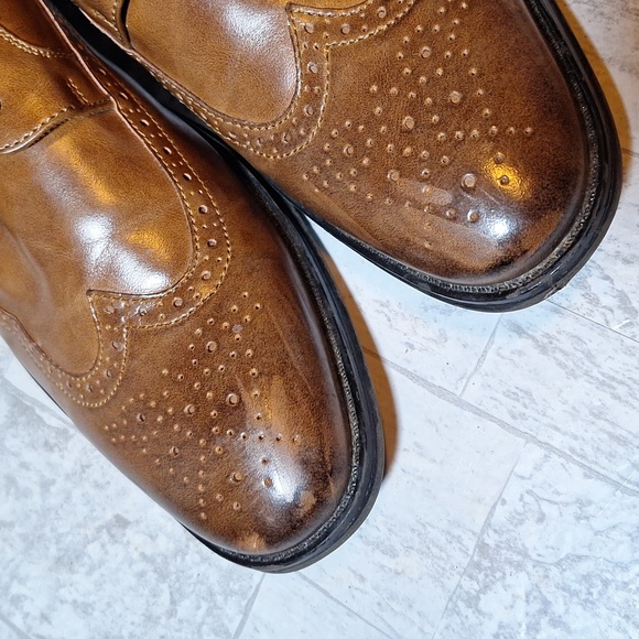 APT 9 Wingtip Dress Shoes - Size 10 - Picture 4 of 4